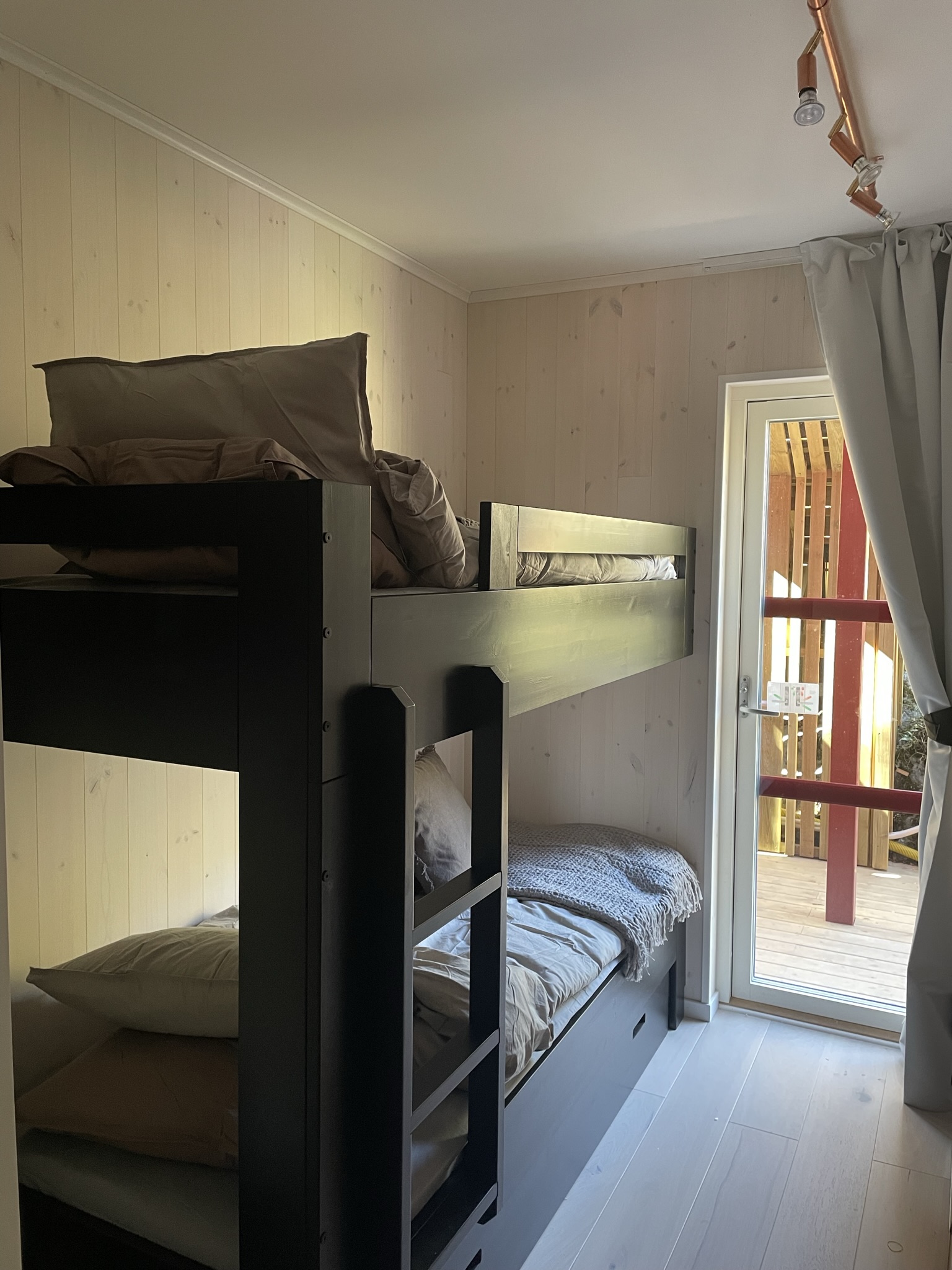 Våningssäng i gästrum för barn